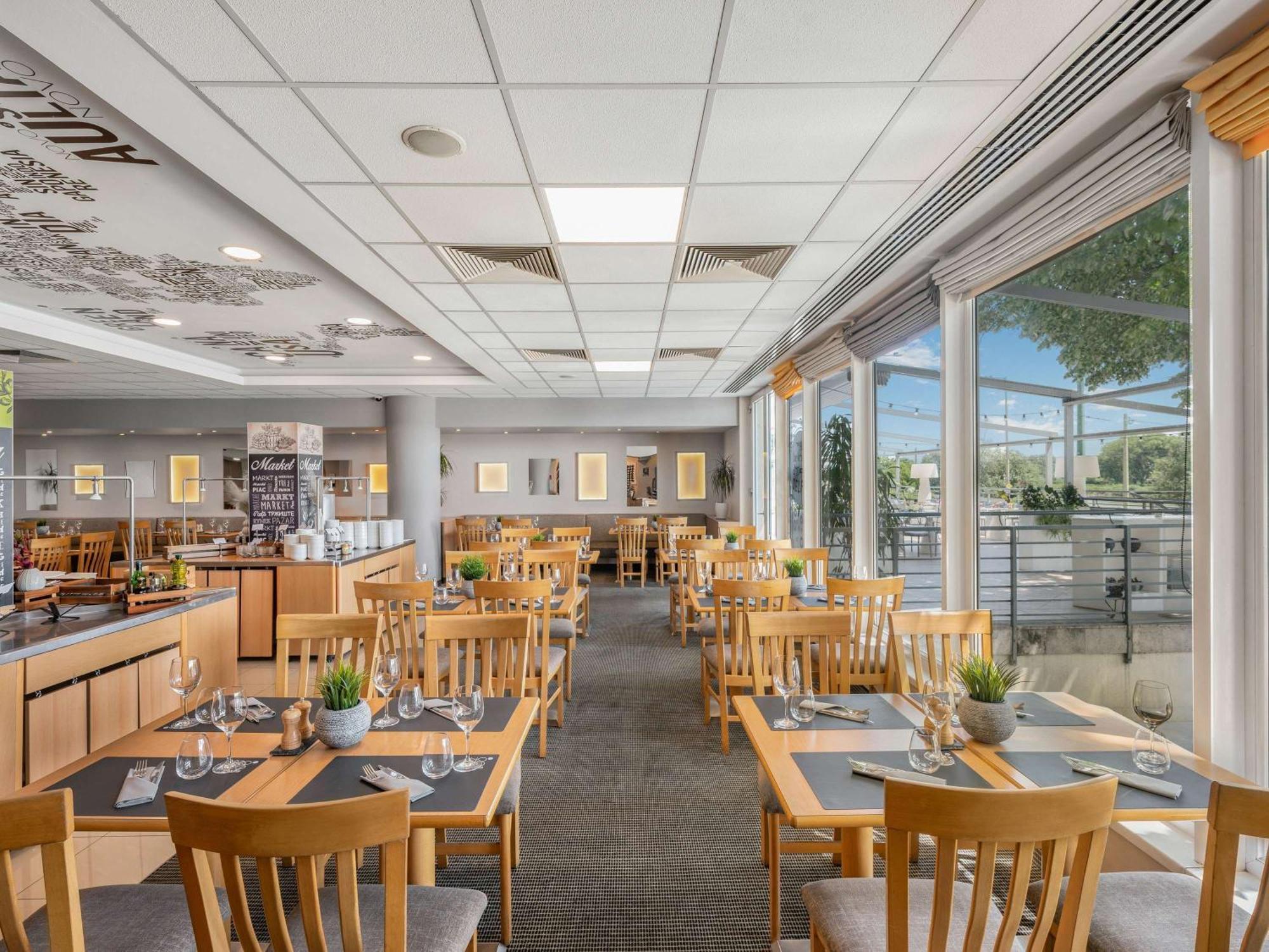 Novotel Szeged Ngoại thất bức ảnh