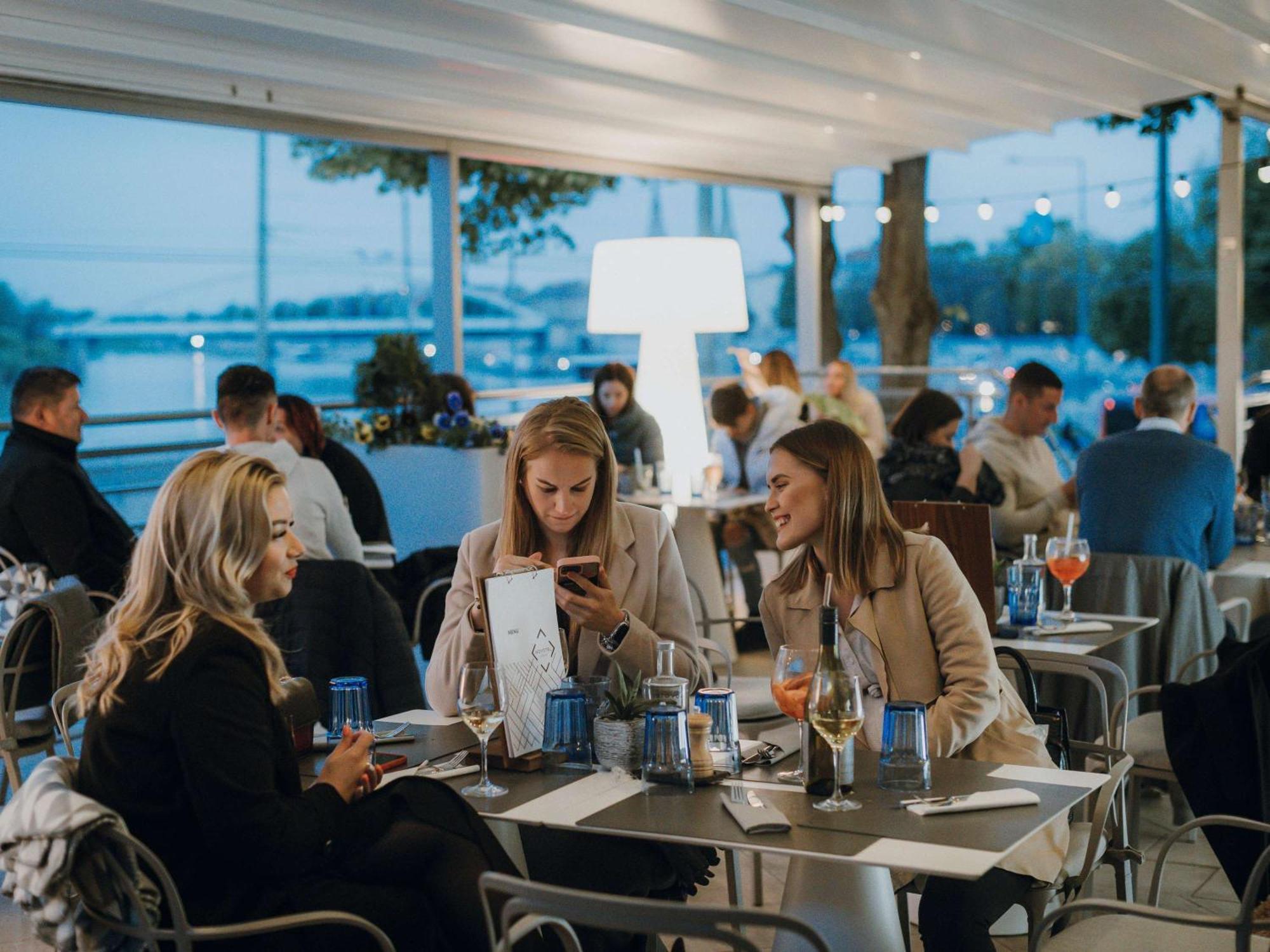 Novotel Szeged Ngoại thất bức ảnh