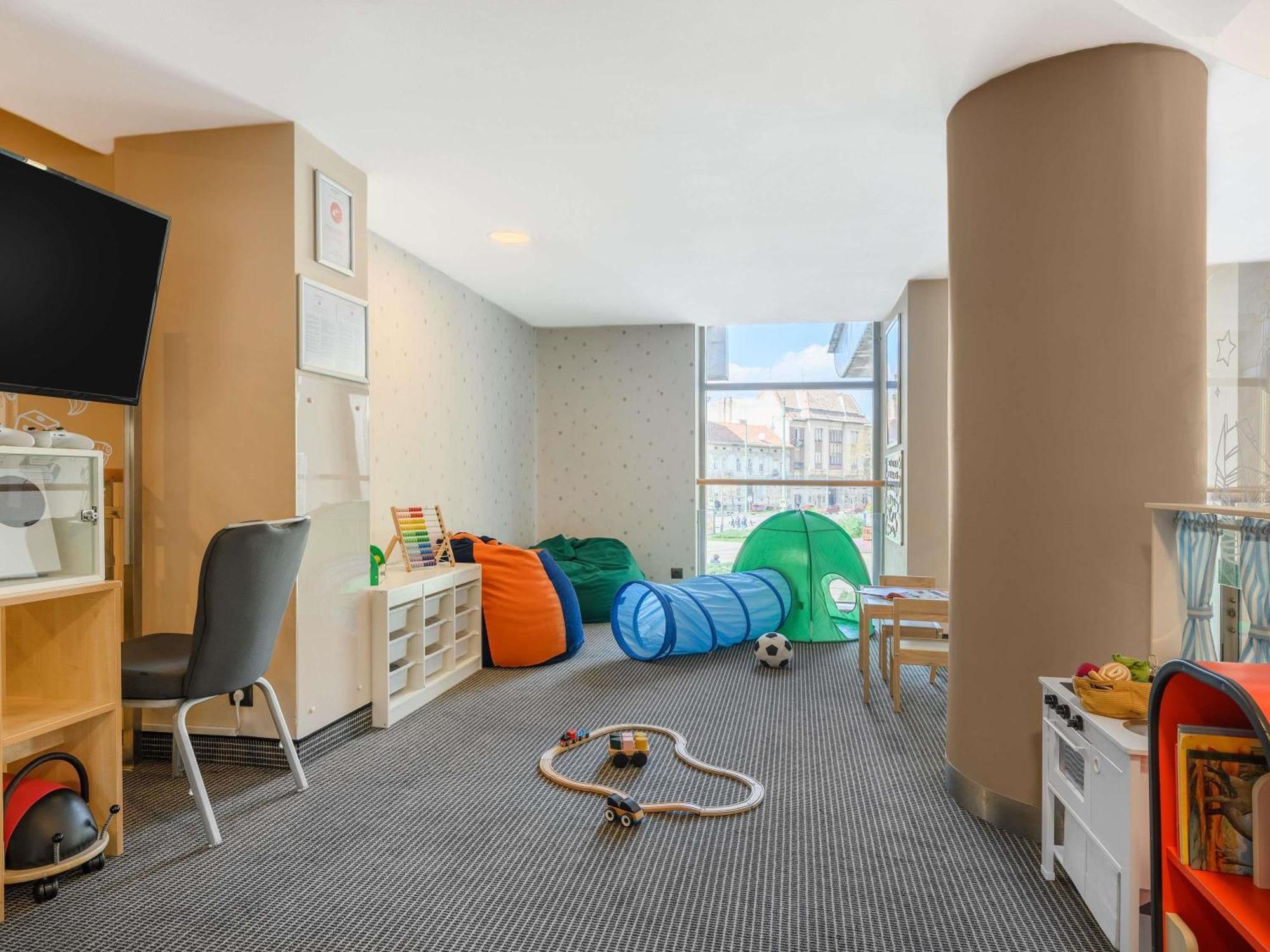 Novotel Szeged Ngoại thất bức ảnh